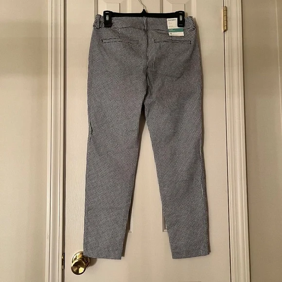 Old Navy Size 4 Houndstooth Mid-Rise. Ankle Length Pants - Picture 3 of 7